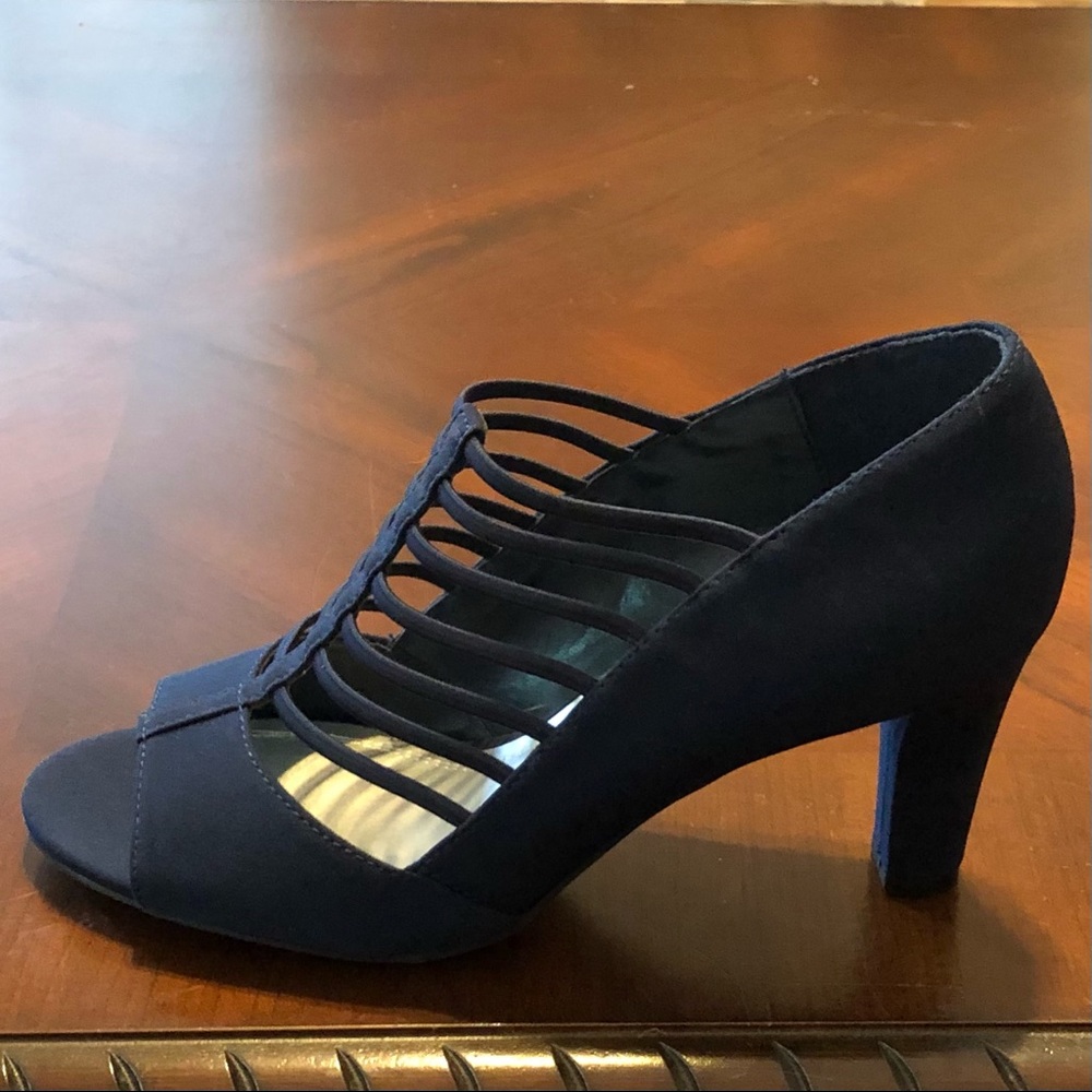 New Impo Navy Blue Heels Size 6